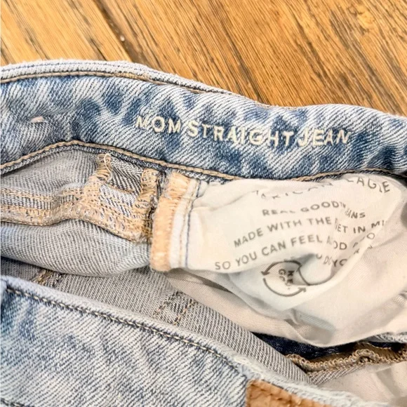 American Eagle Outfitters Mom Jeans - size 2 - Picture 3 of 4